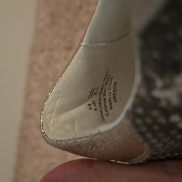 Sam Edelman Gray and Cream Snake/animal Print Sneakers Size 9.5. (Bin 11) - Picture 6 of 9